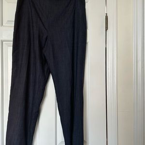 Lightweight dark blue Worth pants.